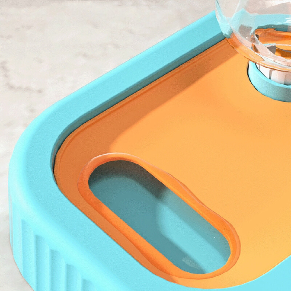 3 in 1 Pet Food Container with Automatic Drinking Bottle_6