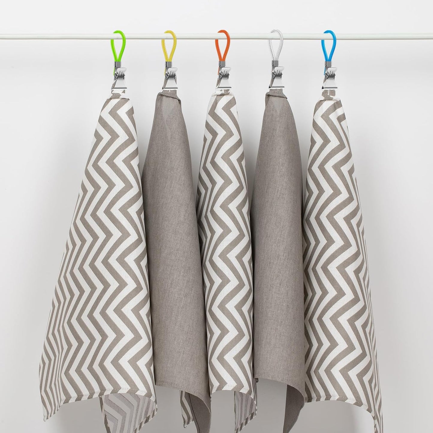 Xindojuz 15 PCS Kitchen Towel Clips, Metal Beach Chair Clips with Hanging Loop for Kitchen, Multi-Color Hanging Towels Clip Small Cloth Hook Clip Hangers for Home Bathroom Cupboards (5 Colors)