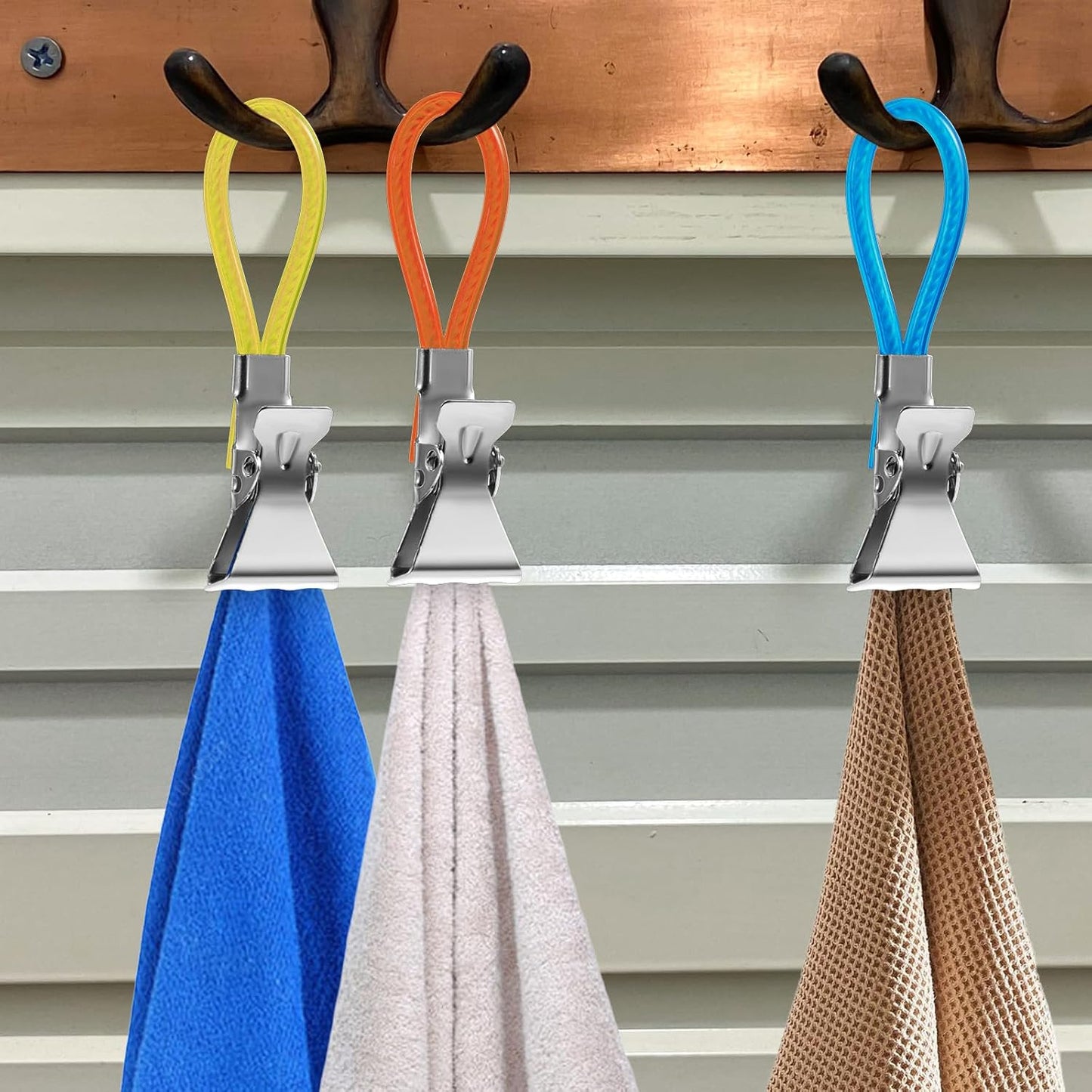 Xindojuz 15 PCS Kitchen Towel Clips, Metal Beach Chair Clips with Hanging Loop for Kitchen, Multi-Color Hanging Towels Clip Small Cloth Hook Clip Hangers for Home Bathroom Cupboards (5 Colors)