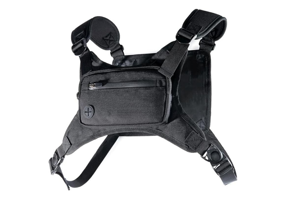 Water Resistant Running Vest Chest Pack Phone Holder for Running Lightweight Training Pack with Reflective Detail - Black